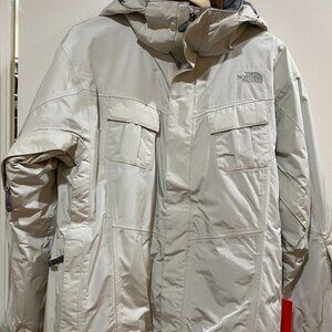 The North Face - Women's Triclimate 3 in 1 jacket (New with Tags)